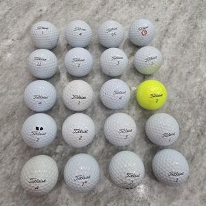 Titleist Golf Balls Pro V1 and Pro V1x